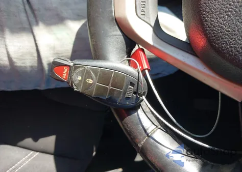 2015 Jeep Cherokee Latitude из США, поврежденный, VIN 1C4PJMCS2FW563783